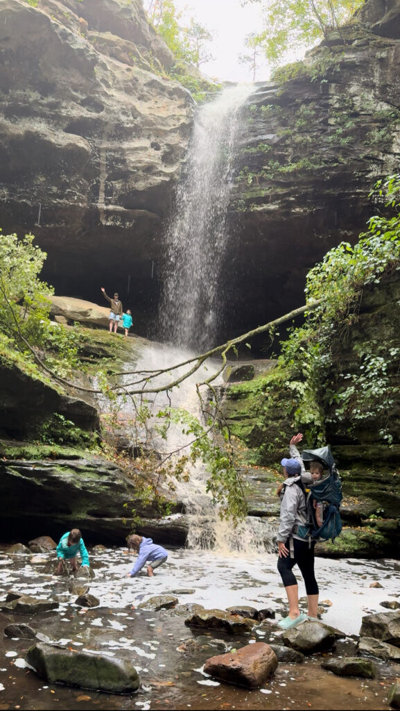 family hikes in Illinois